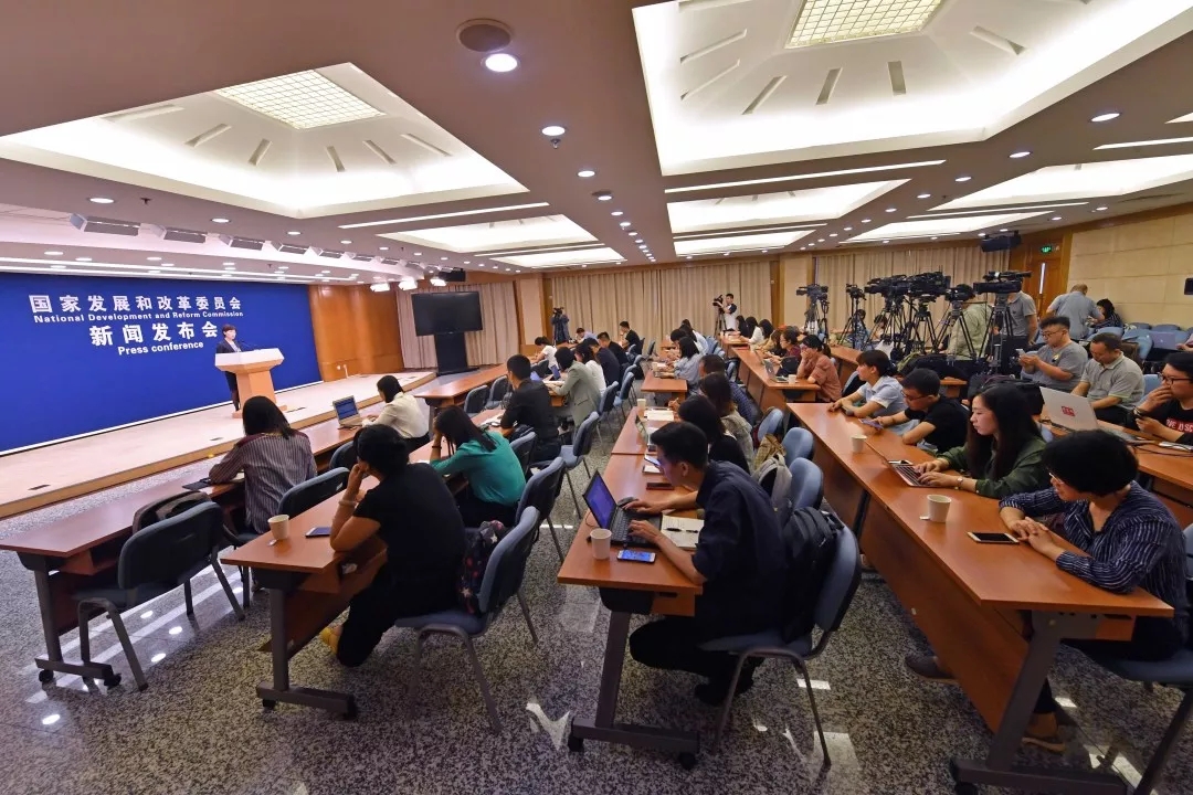發改委談鄉村振興戰略實施與新型城鎮化建設