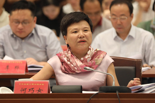 何巧女之姐接替唐凱任東方利禾景觀法人代表
