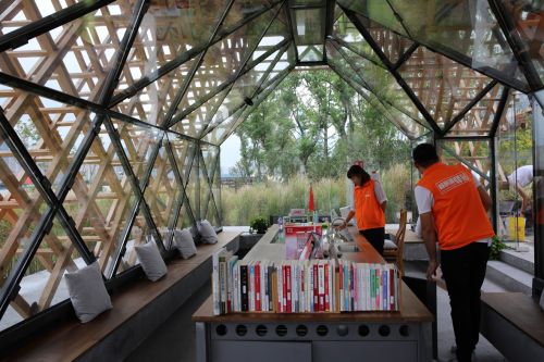 從“工業(yè)銹帶”到“生活秀帶”:黃浦江岸線轉(zhuǎn)型記