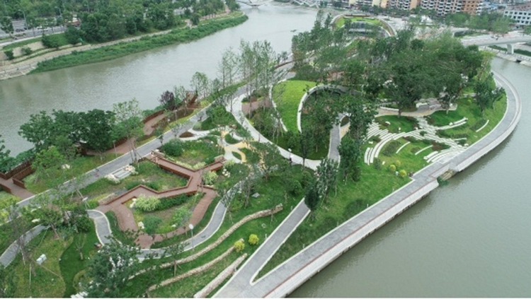 成都首個“漂浮公園”已成打卡新地標