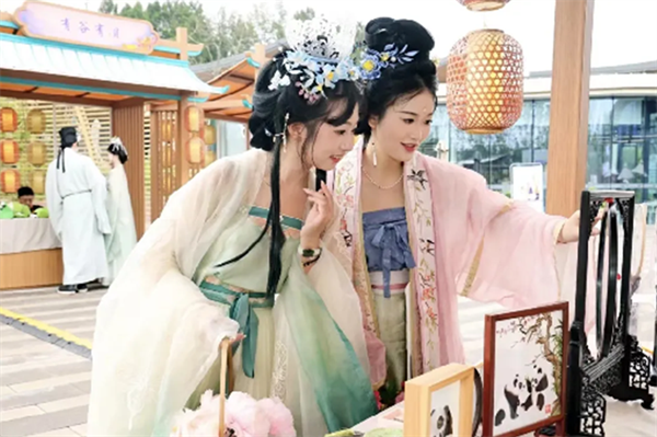 成都世園會(huì)邀八方來(lái)客中秋共赴“花”約！