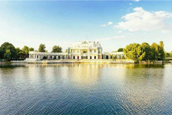 泡泡瑪特與北京朝陽公園合作 打造潮流文化樂園