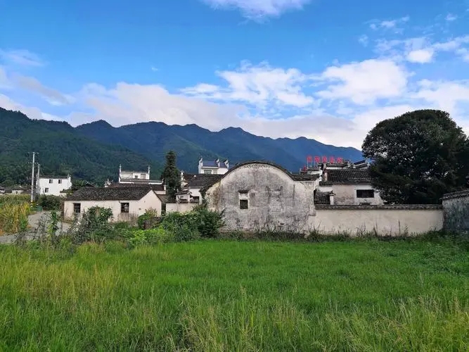 安徽：微改造“繡”出黃山鄉(xiāng)村好風(fēng)景