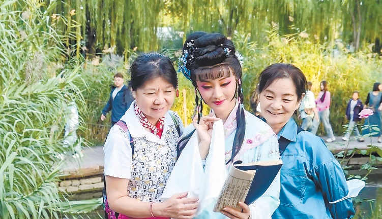 北京：前門三里河潮流業(yè)態(tài)胡同街區(qū)加速融合